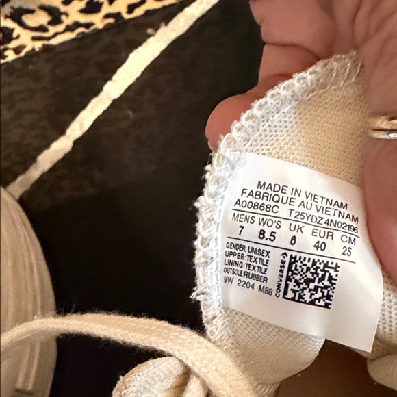 Converse Off-White High-Top Sneakers - Picture 5 of 6